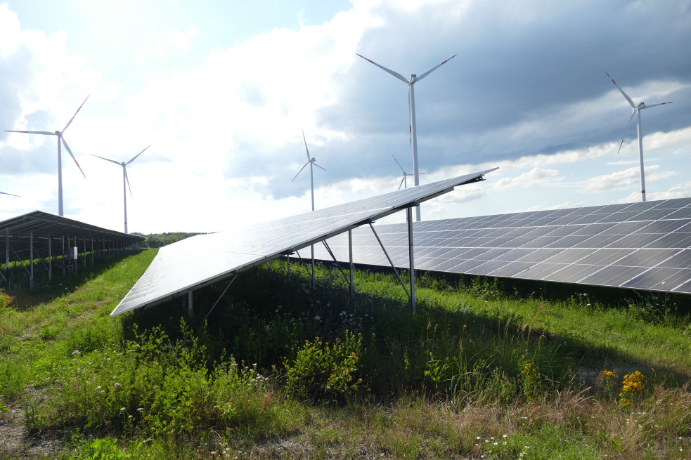 EE-Wissen Windenergieanlagen und PV-Anlagen